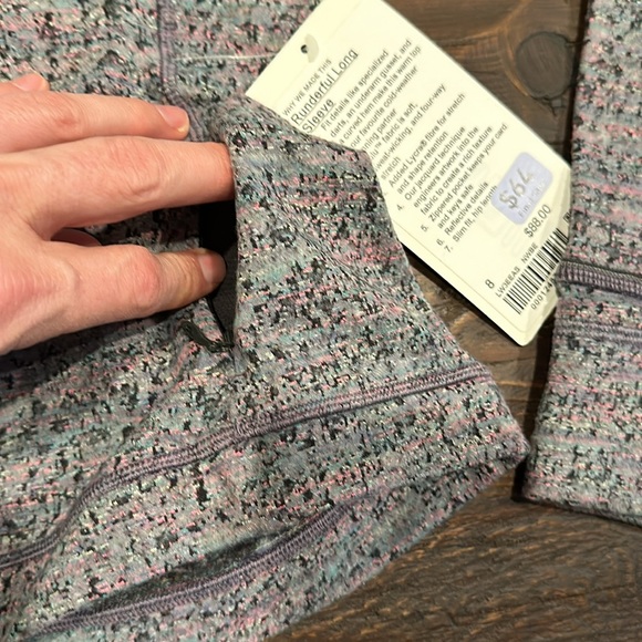 Lululemon Runderful Long Sleeve. NWT. Size 8 - Picture 4 of 6